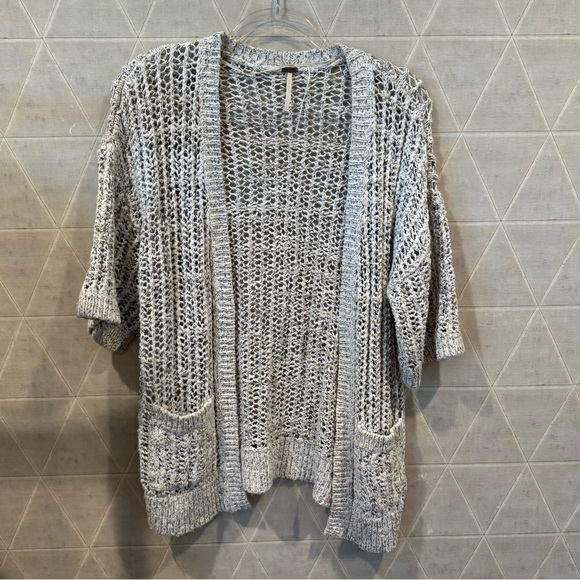 Free People Women's SZ SP Open Knit Short Sleeve Cardigan Oatmeal Color pockets - Picture 1 of 8